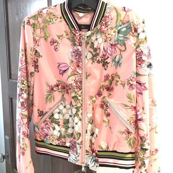 Marc Cain Bomber in Pink - Picture 1 of 3